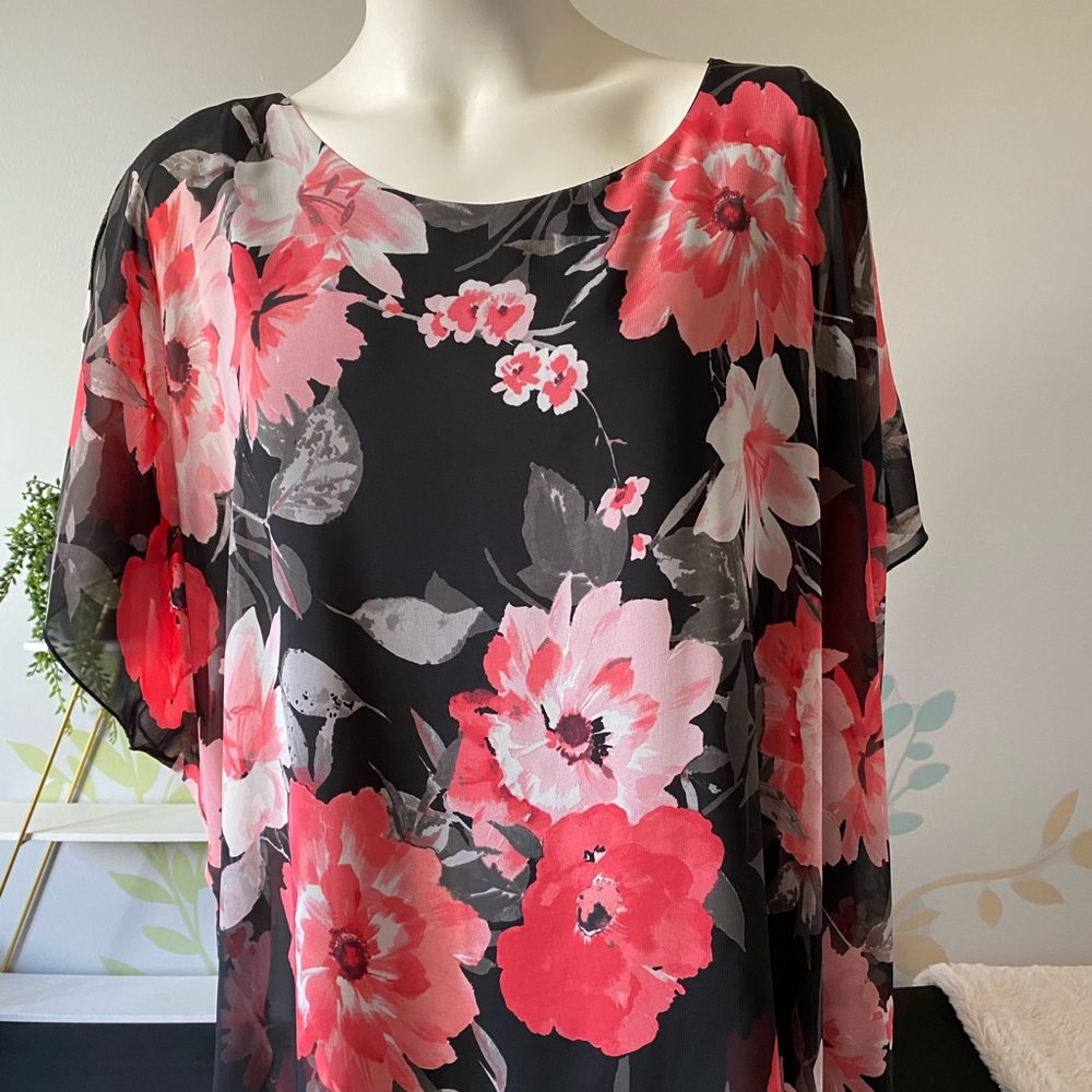 4/$20 Cold Shoulder Floral Blouse L